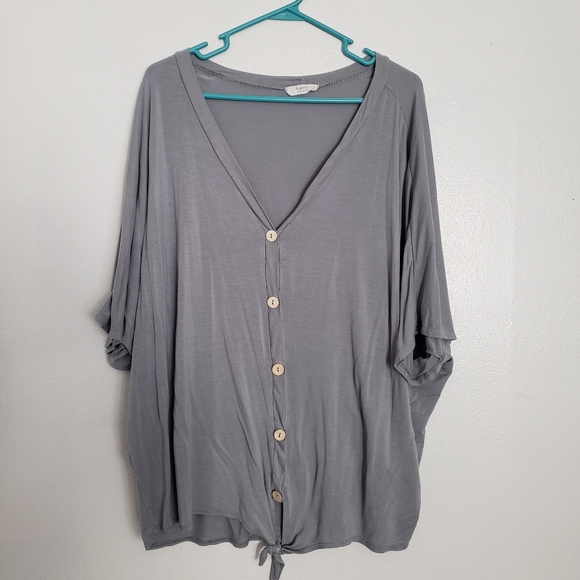a-gain Tops - A-Gain box button down tie bottom top